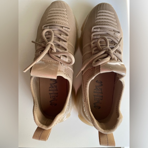 Mad Love Women's Mandy
Sneakers - Beige 7.5 - Picture 6 of 8